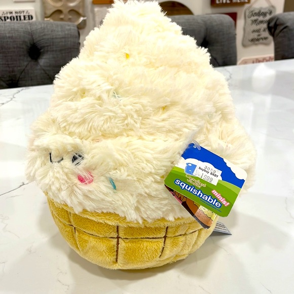 NWT Retired Squishable Comfort Food Ice Cream Soft Serve 🍦 Mini - Picture 2 of 4